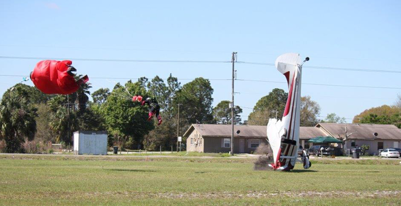 Illustration for article titled Photos: Plane Crashes Into Skydiver